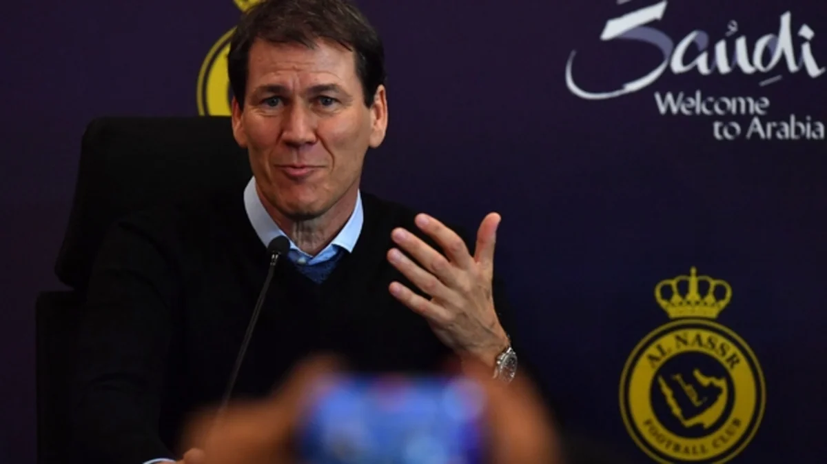 Ronaldunun komandası baş məşqçisi ilə vidalaşıb