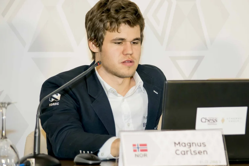 ​Maqnus Karlsen ShamkirChess 2015də liderliyə yüksəlib