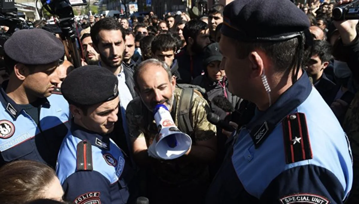 Ermənistan müxalifəti məxməri inqilab komitəsinin yaradıldığını elan edib