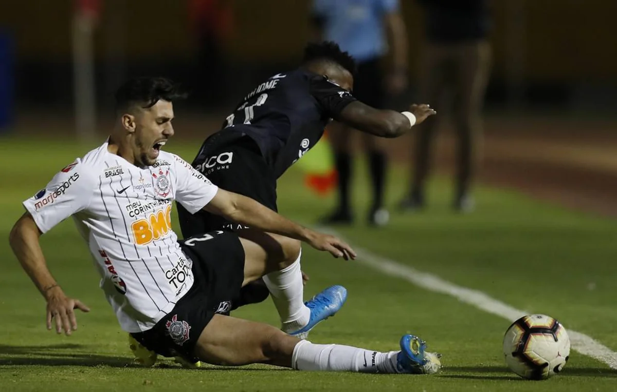 Cənubi Amerika Kubokunda ilk finalçı müəyyənləşib