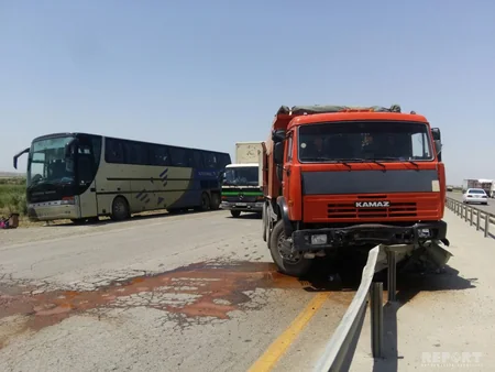 Baku-Tbilisi passenger bus collided with Kamaz , about 30 passengers injured - PHOTO