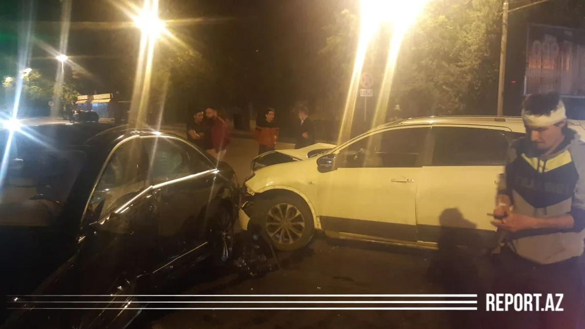 Bakıda Türkiyə qeydiyyat nömrəli avtomobil qəzaya düşdü - FOTO