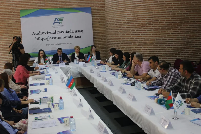 Gəncədə “Audiovizual mediada uşaq hüquqlarının qorunması” mövzusunda dəyirmi masa keçirilib