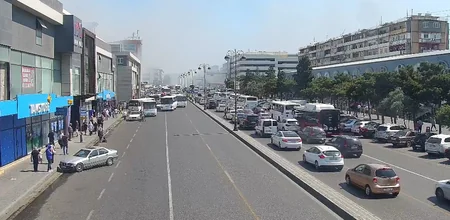 Bakıda ticarət mərkəzində baş verən yanğın söndürülüb - VİDEO - YENİLƏNİB-3