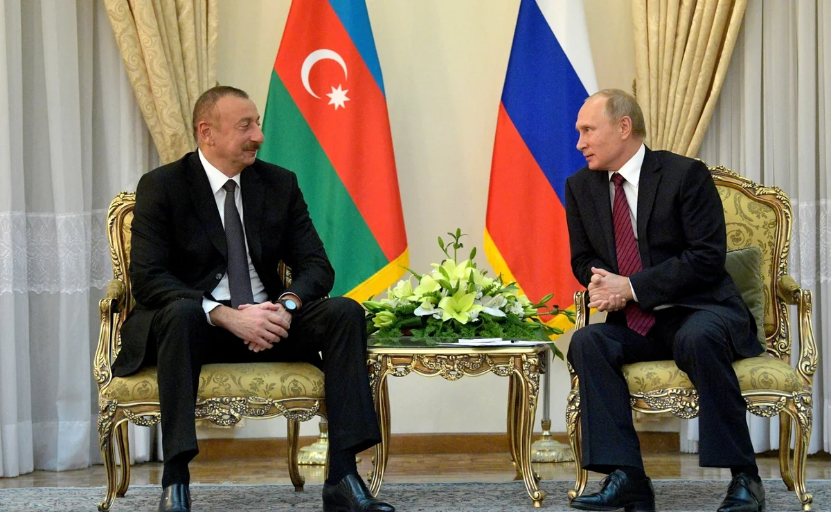 Presidents of Azerbaijan, Russia talk over phone