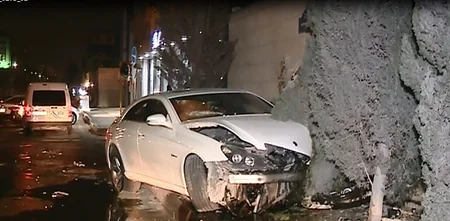 ​Nərimanov rayonunda qəza törədən sürücü hadisə yerindən qaçıb