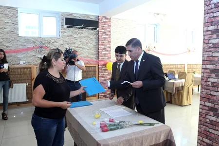 ƏƏSMN yeni mənzilləri Qarabağ müharibəsi əlilləri və şəhid ailələrinin istifadəsinə verib