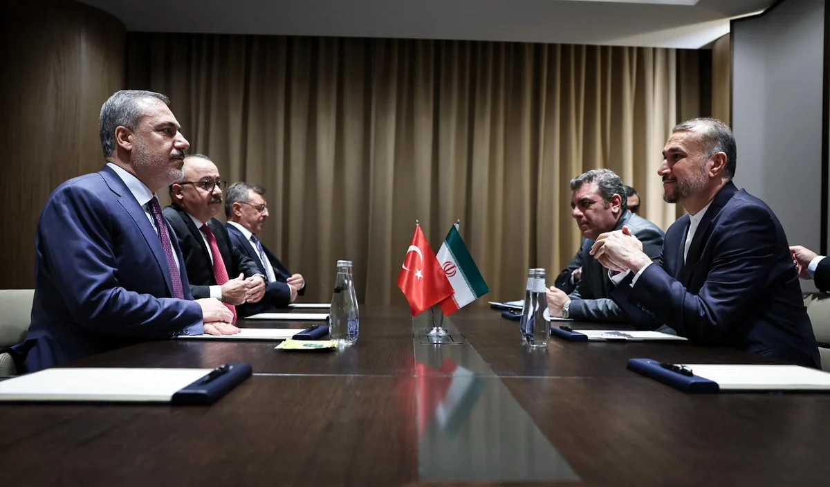 Türkiyə və İran XİN başçıları görüşüblər