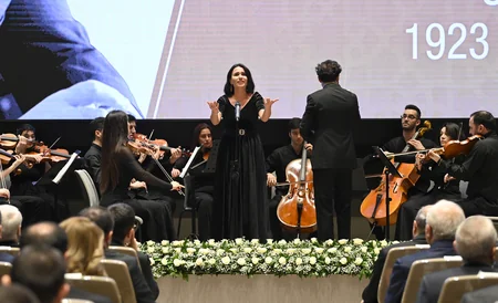 İqtisadiyyat Nazirliyində Heydər Əliyevin anım günü ilə bağlı tədbirlər keçirilib