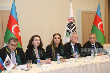 Vəkilliyə namizədlər and içib, müvafiq qərarlar qəbul edilib