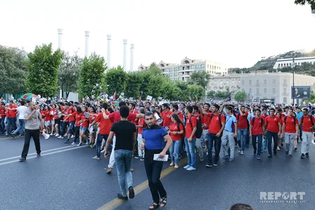 Azərbaycan idmançılarının və könüllülərin iştirakı ilə parad keçirilib