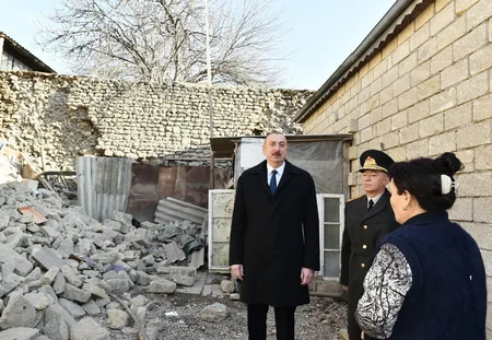 Prezident İlham Əliyev zəlzələ bölgəsinə gedib - FOTOLAR - YENİLƏNİB