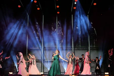 Heydər Əliyev Mərkəzinin parkında Milli Qurtuluş Gününə həsr olunan konsert keçirilib