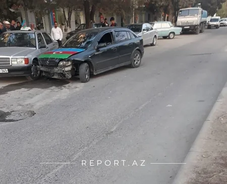 Sumqayıtda üç avtomobil toqquşdu