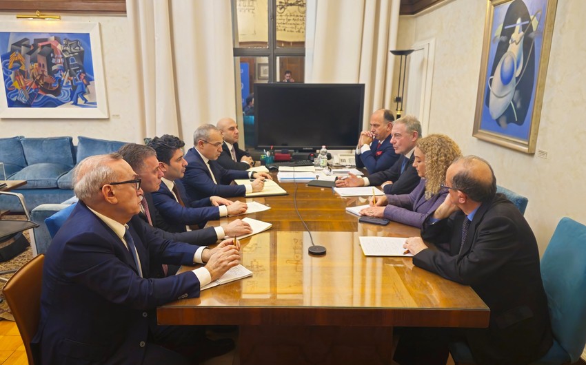 Azərbaycan İtaliya ilə birgə investisiya layihələrini müzakirə edib 