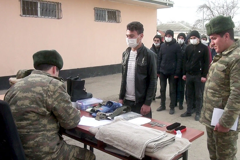 Минобороны: Продолжается прием молодых солдат в учебные воинские части