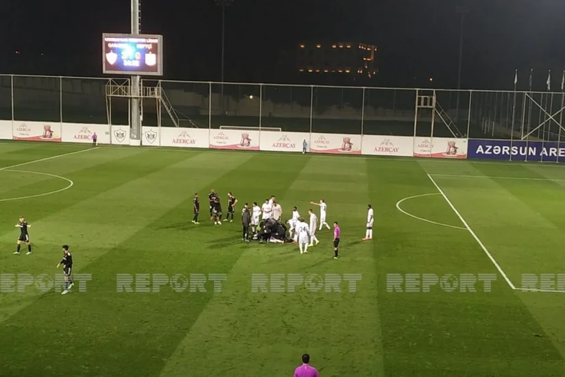 Neftçinin futbolçusu belindən zədə aldıqdan sonra xəstəxanaya aparılıb