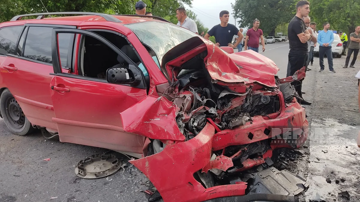 DİN: Oğuzdakı ağır yol qəzasında bir nəfər ölüb, 4-ü xəsarət alıb - YENİLƏNİB