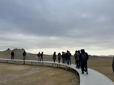 COP29 çərçivəsində xarici media nümayəndələri Qobustan Palçıq Vulkanları ilə tanış olub