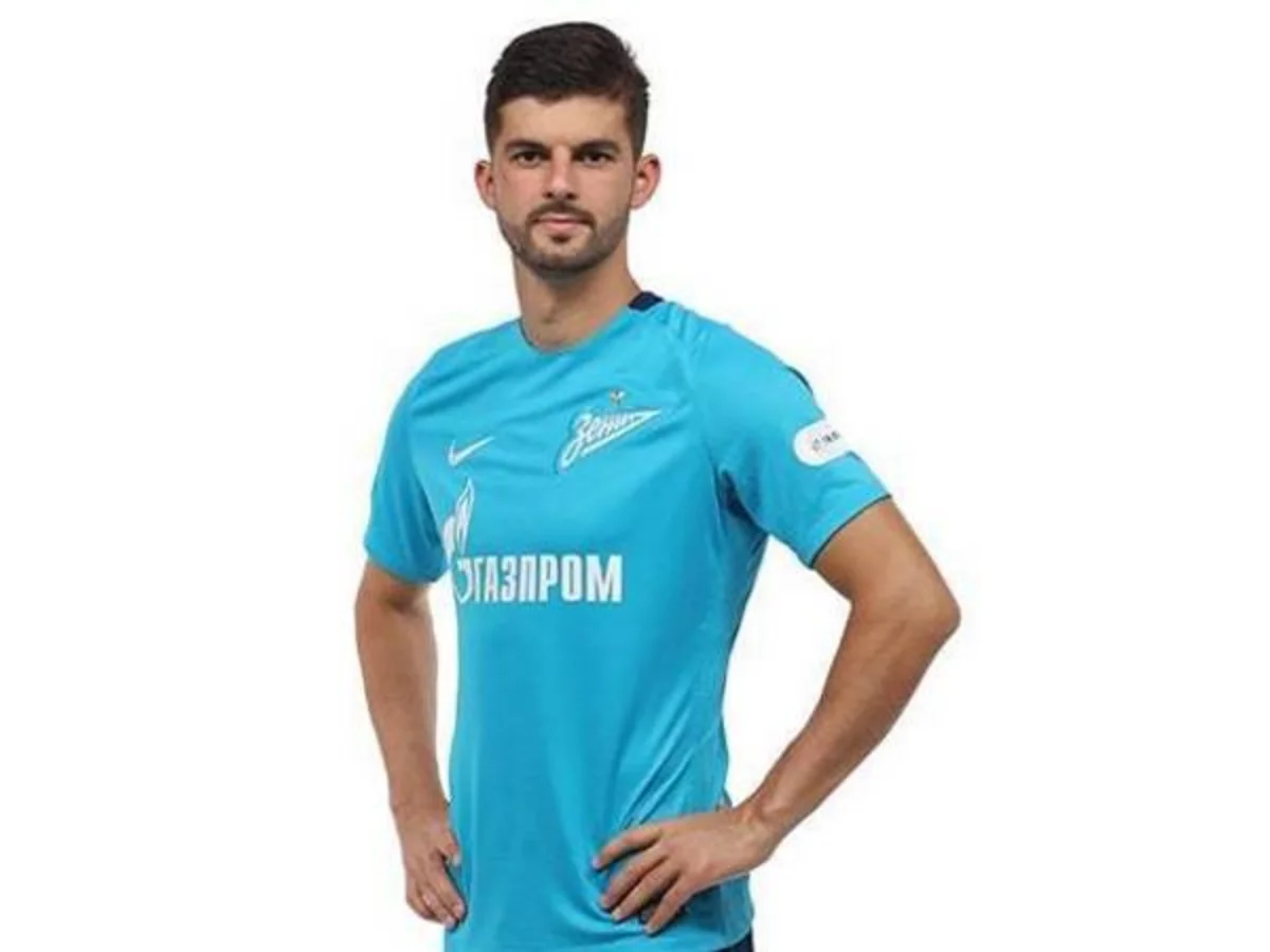 Футболиста Зенита избили рядом с его домом
