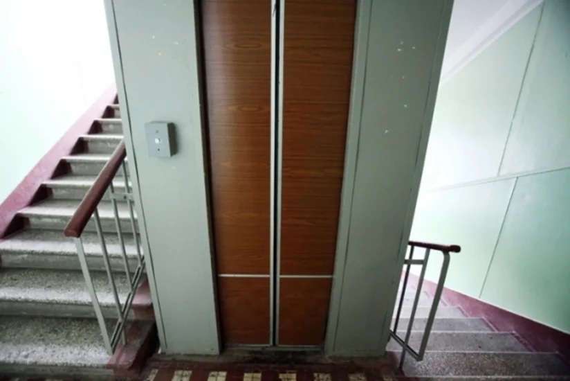 ​Abşeron rayonunda liftdə qalan 4 nəfər xilas edilib