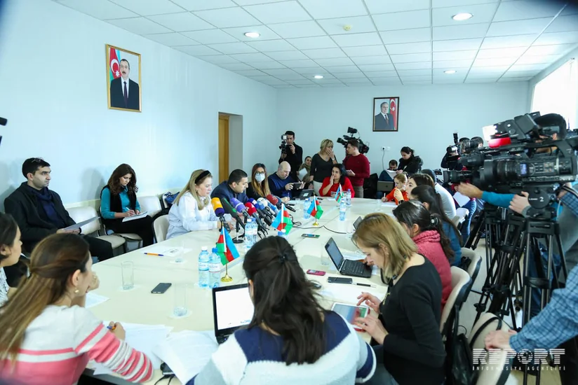 Baş həkimin müavini: Bakıda evdə doğuşların sayı azalıb