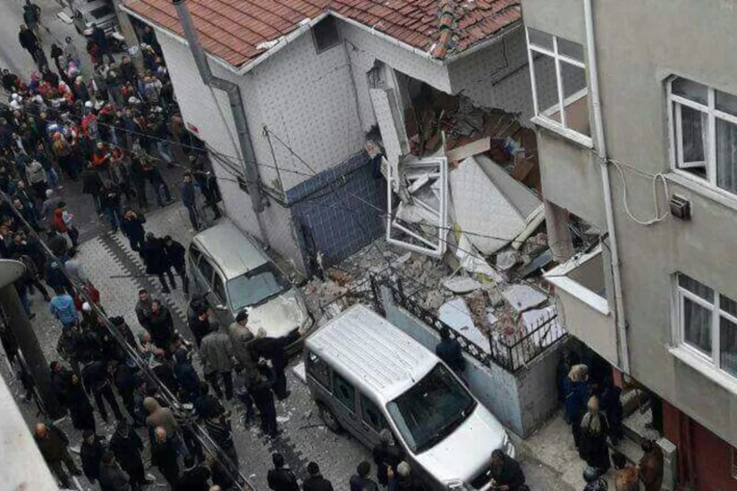 İstanbulda şirniyyat mağazasında partlayış olub, 7 nəfər yaralanıb