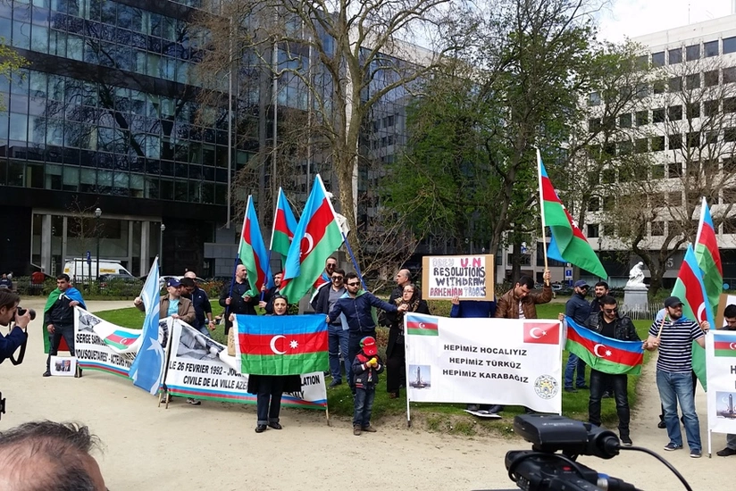 Ermənistanın Belçikadakı səfirliyinin qarşısında etiraz aksiyası keçirilib