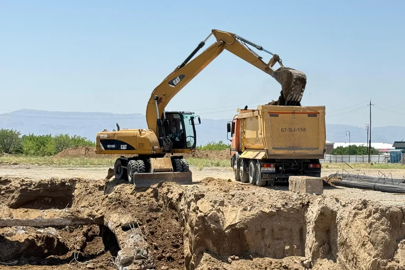 Naxçıvanda keyfiyyətsiz tikildiyi üçün sökülən məktəb binası yenidən inşa olunur