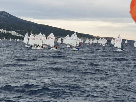 Azərbaycan yelkənçiləri ilk dəfə beynəlxalq turnirdə qızıl və gümüş medallar qazanıblar