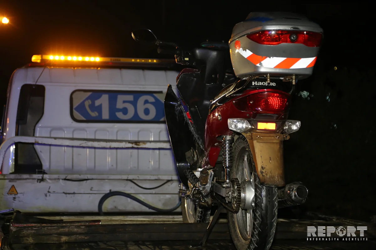 Bakıda motosiklet taksi ilə toqquşub, xəsarət alan var - VİDEO