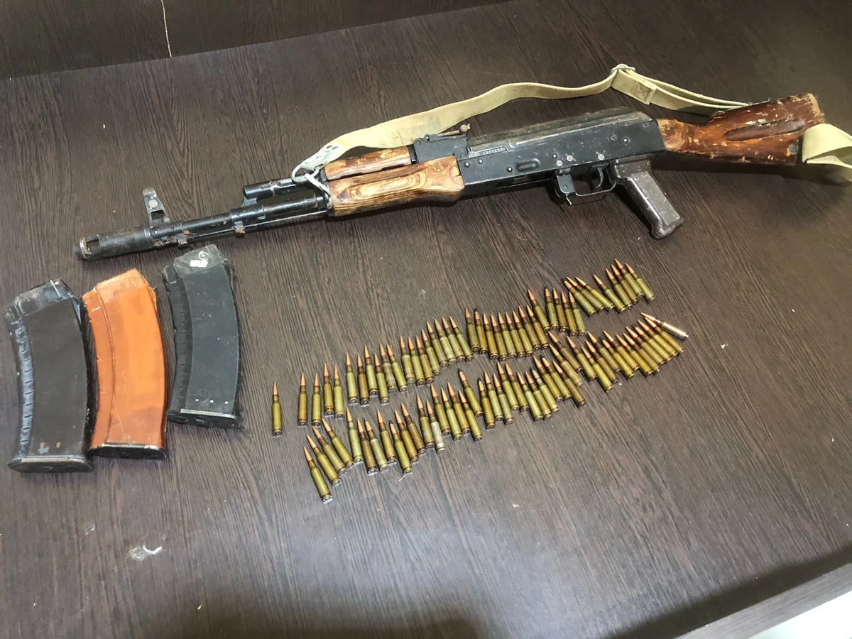 Göyçay sakini “Kalaşnikov” avtomatını və 85 patronu polisə könüllü təhvil verib