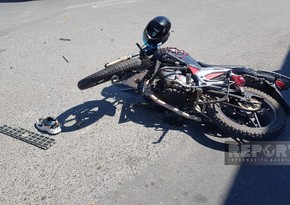 Bakıda moped avtomobillə toqquşub, ölən var