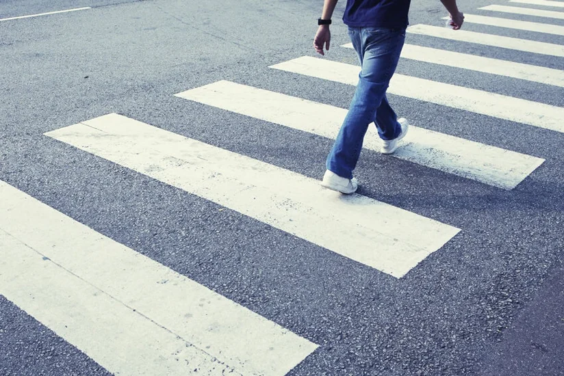 Binəqədi rayonunda avtomobil piyadanı vurdu