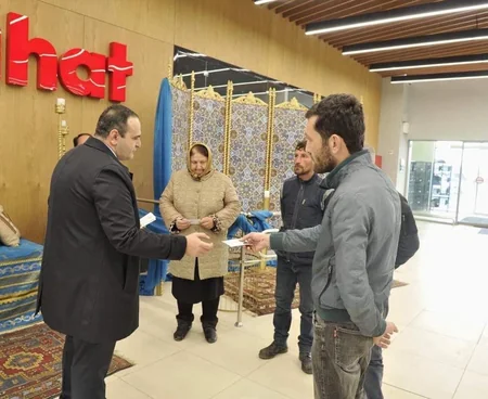 Regional İnkişaf İctimai Birliyi və RAHAT” supermarketi aztəminatlı ailələrə Novruz bayramı münasibətilə bazarlıq kuponları hədiyyə edib