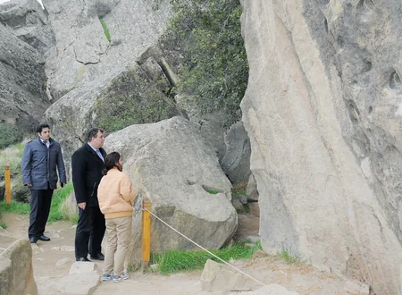 Husband of Croatian President visited Gobustan State Reserve