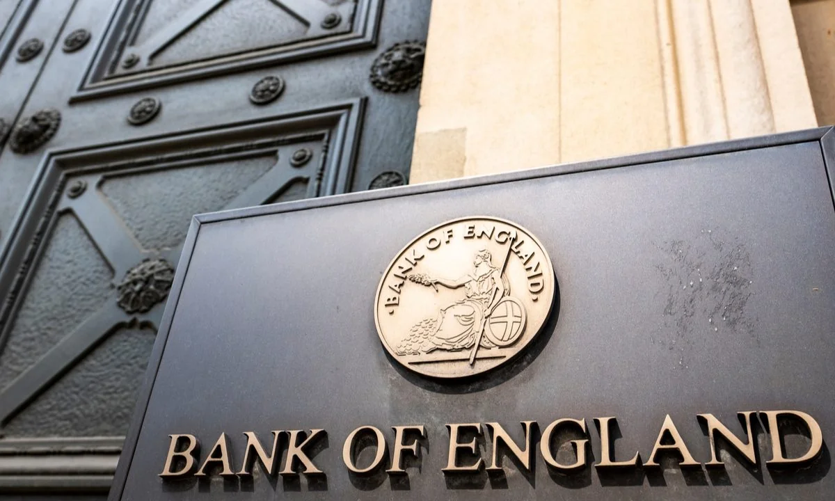 İngiltərə Bankı uçot dərəcəsini son 15 ilin ən yüksək həddinə çatdırıb