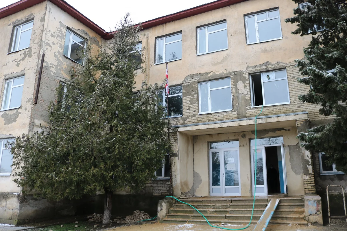 Gürcüstanda azərbaycandilli məktəbin binası bərpa olunur