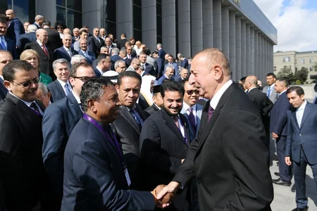 Prezident İlham Əliyev Azərbaycan parlamentinin 100 illiyi münasibətilə keçirilən təntənəli iclasda iştirak edib