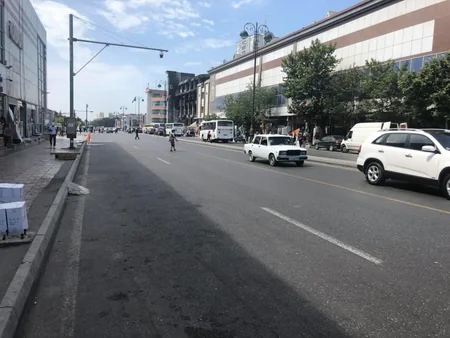 8-ci km bazarının qarşısında dayanma və durma qaydalarının tətbiqinə başlanılıb