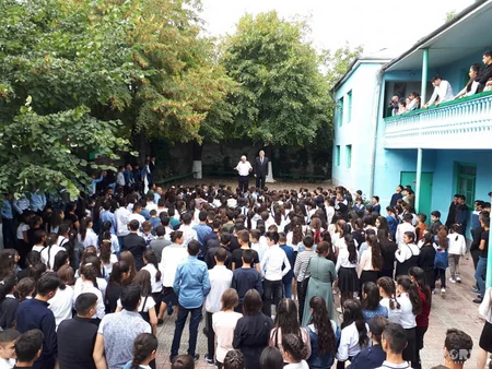 Azərbaycan səfiri Gürcüstanın Azərbaycandilli məktəbinə baş çəkib