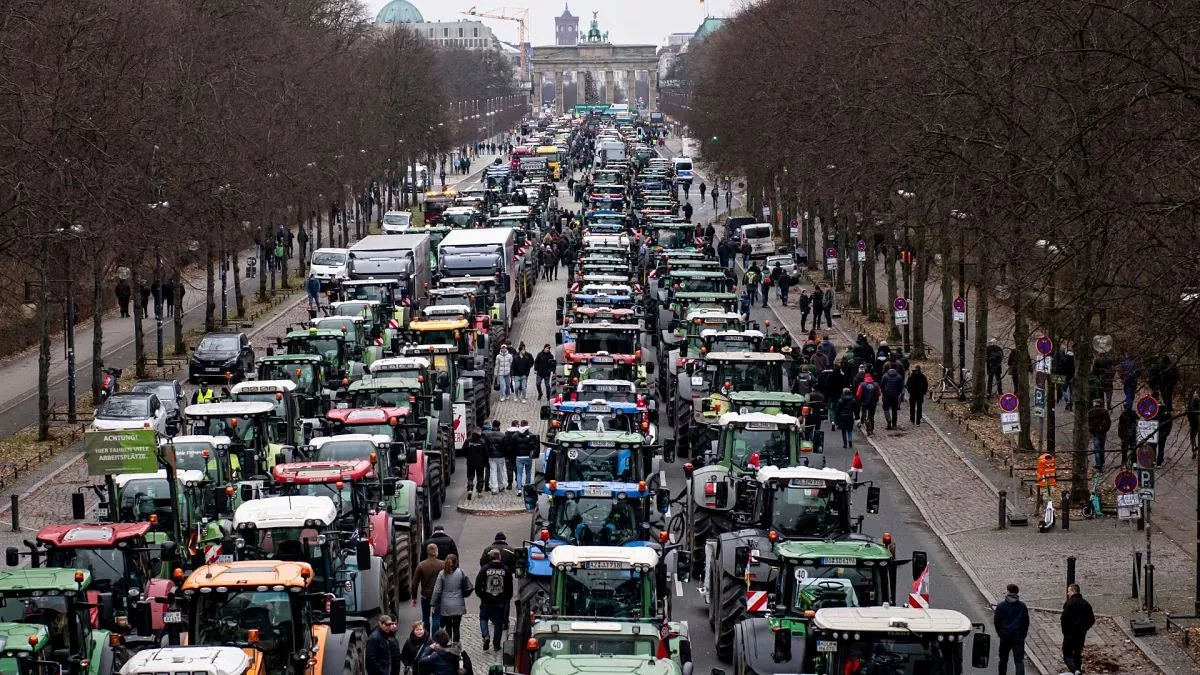 German farmers protest in central Berlin