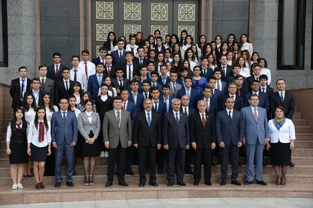 Naxçıvanda BMT Modeli Konfransı keçirilir - FOTO