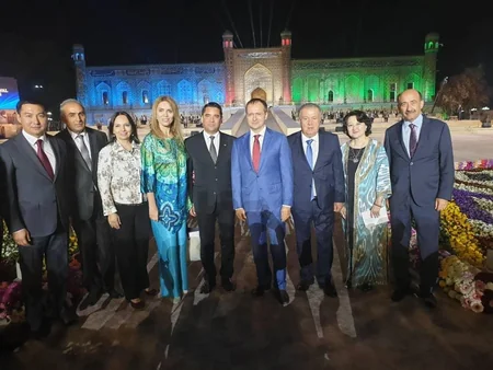 Özbəkistanda Birinci Beynəlxalq Xalq Tətbiqi İncəsənət Festivalının açılışı olub