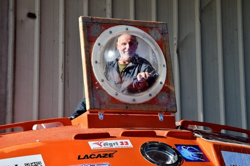 Fransalı səyyah çəlləklə Atlantik okeanının o tayına keçib