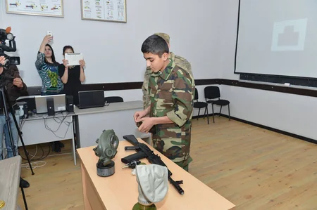 Təhsil Nazirliyi orta məktəbə mediatur təşkil edib - FOTO