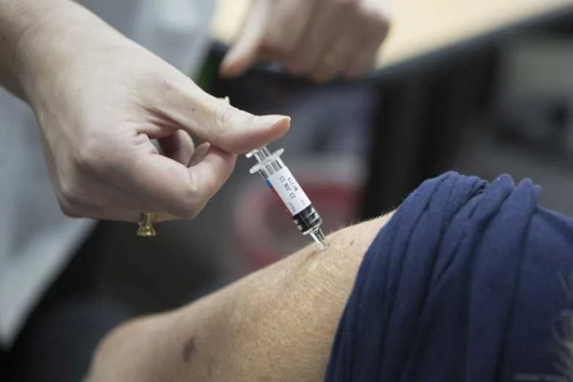Израиль утвердил четвертую дозу вакцины для людей из групп риска с 18 лет