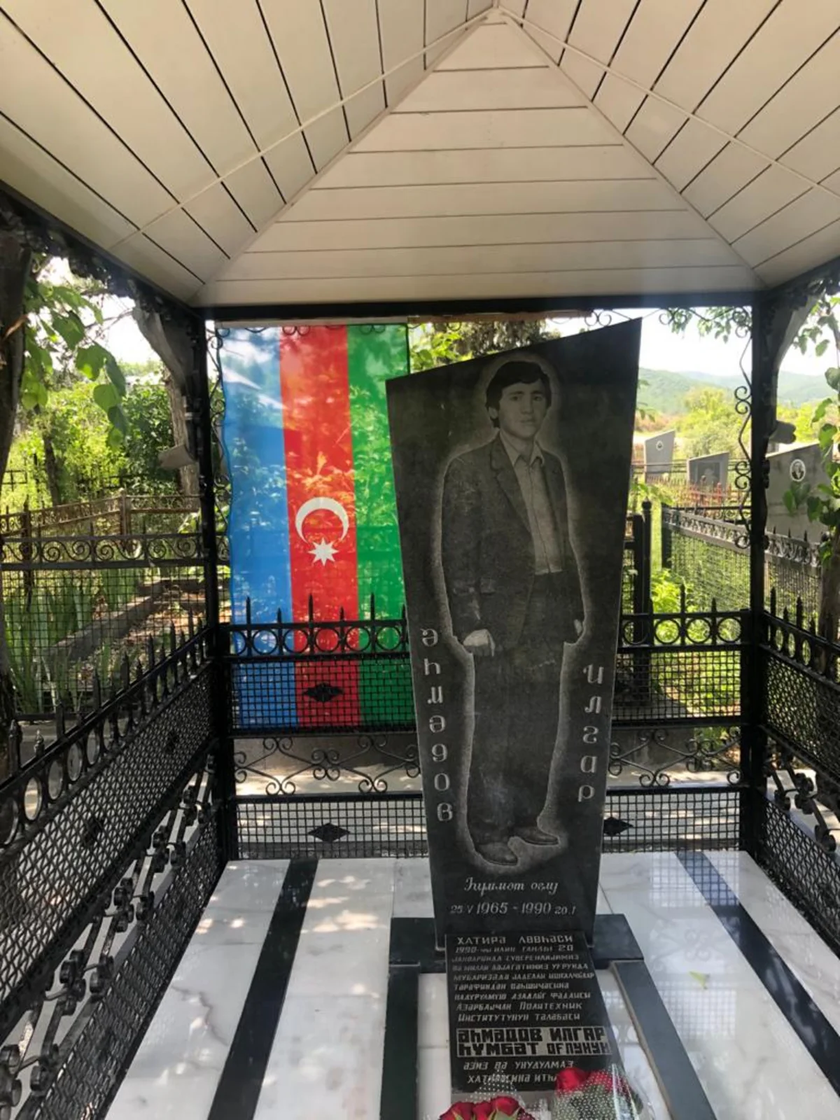 Gürcüstanda 20 Yanvar şəhidinin məzarı bərpa olunub