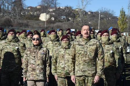 Ali Baş Komandan İlham Əliyev Şuşada hərbçilər qarşısında çıxış edib