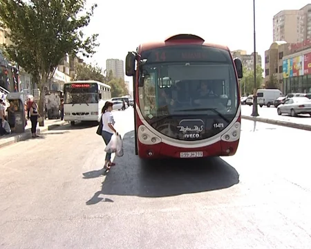 DYP Bakıda avtobus dayanacaqlarını zəbt edən sürücülərə xəbərdarlıq edib